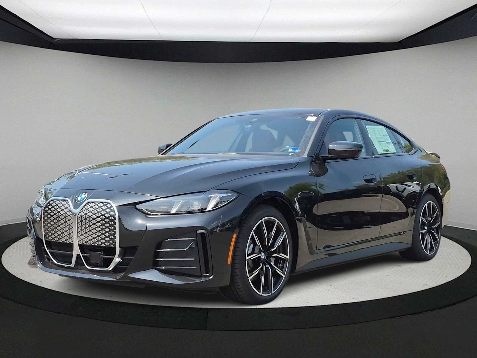 2026 BMW i4 xDrive40 Image 2 of 38
