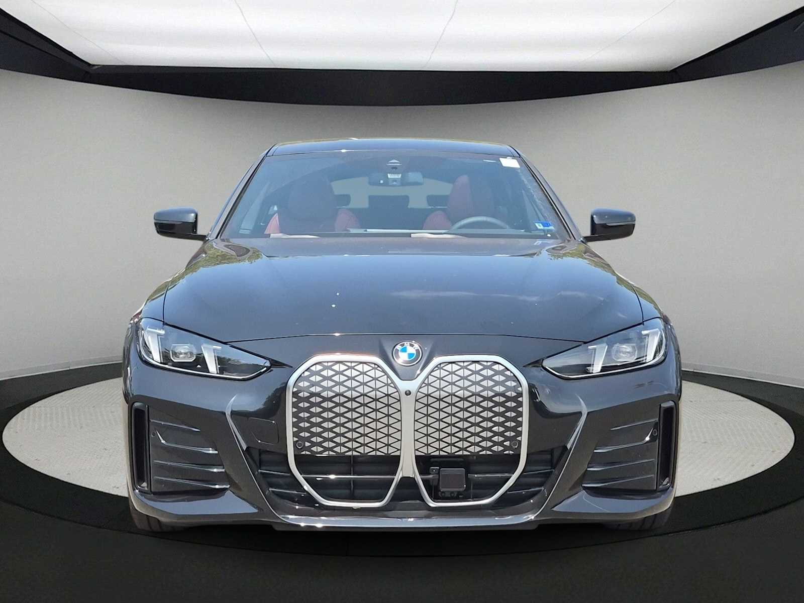 2026 BMW i4 xDrive40 Image 3 of 38