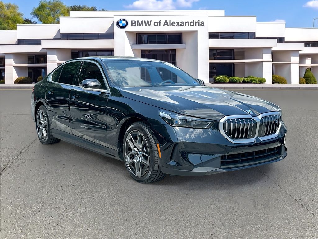 2026 BMW i5 xDrive40 Image 3 of 33