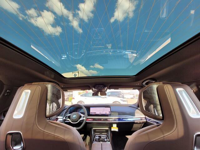 2026 BMW i7 eDrive50 Image 17 of 38