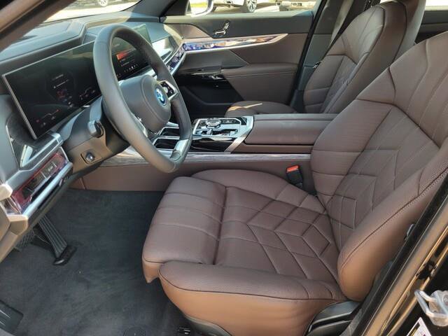 2026 BMW i7 eDrive50 Image 12 of 38