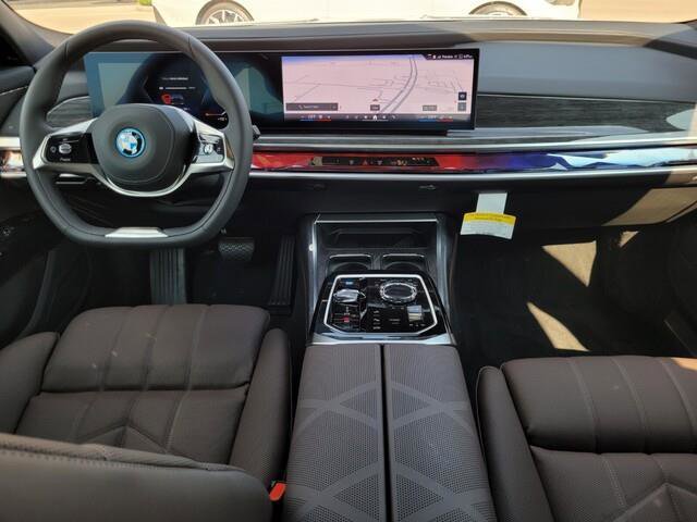 2026 BMW i7 eDrive50 Image 14 of 38