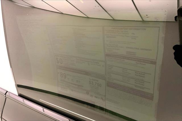 2026 BMW iX xDrive45 Image 10 of 11