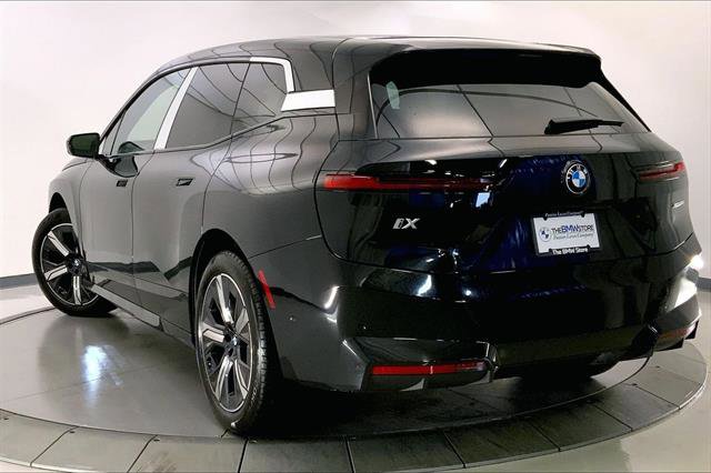 2026 BMW iX xDrive45 Image 3 of 11