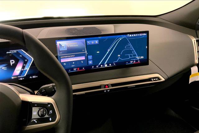 2026 BMW iX xDrive45 Image 7 of 11