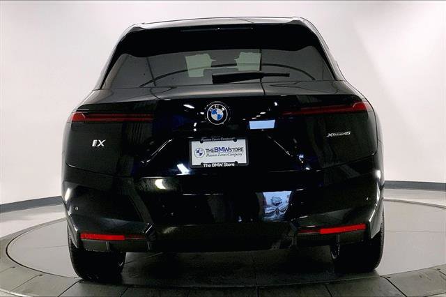 2026 BMW iX xDrive45 Image 11 of 11