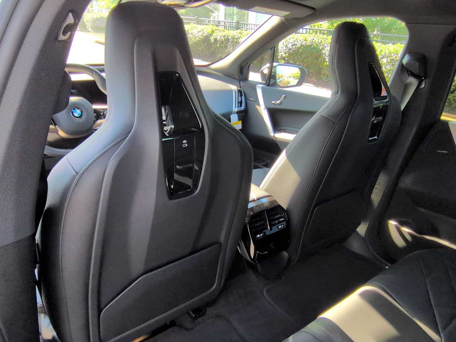 2026 BMW iX xDrive45 Image 15 of 38