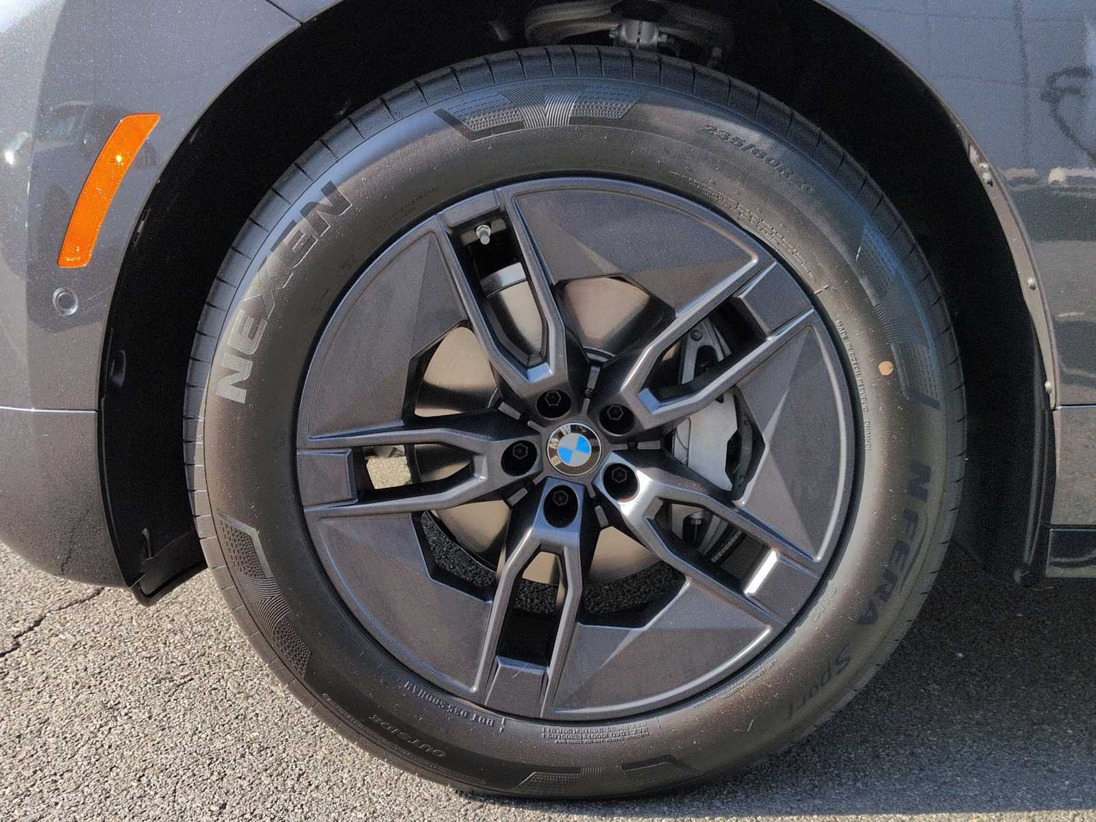 2026 BMW iX xDrive45 Image 10 of 38