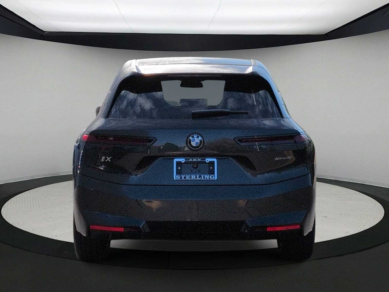 2026 BMW iX xDrive45 Image 7 of 38