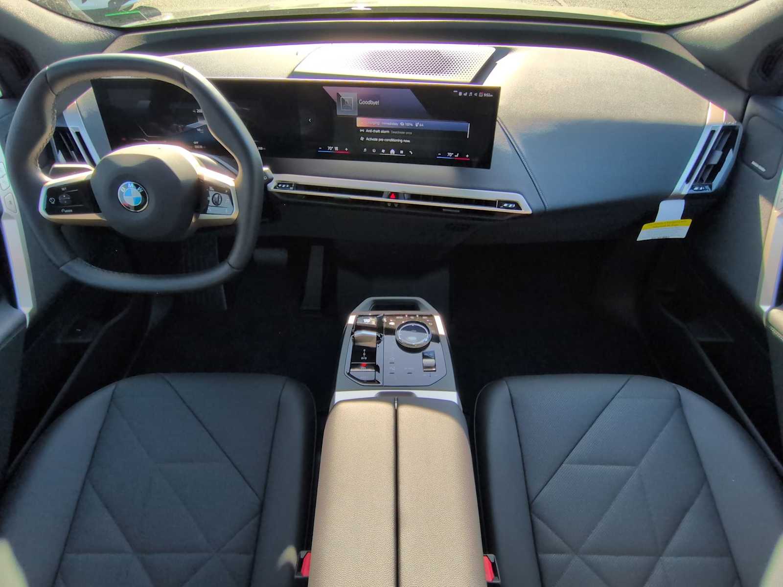 2026 BMW iX xDrive45 Image 18 of 38