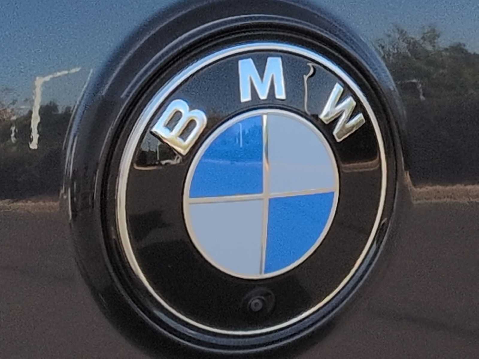 2026 BMW iX xDrive45 Image 35 of 38