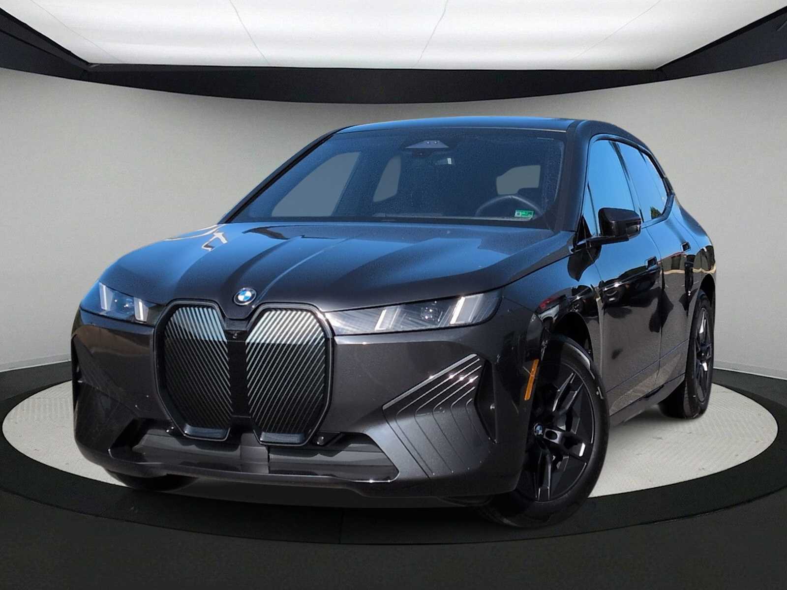 2026 BMW iX xDrive45 Image 1 of 38