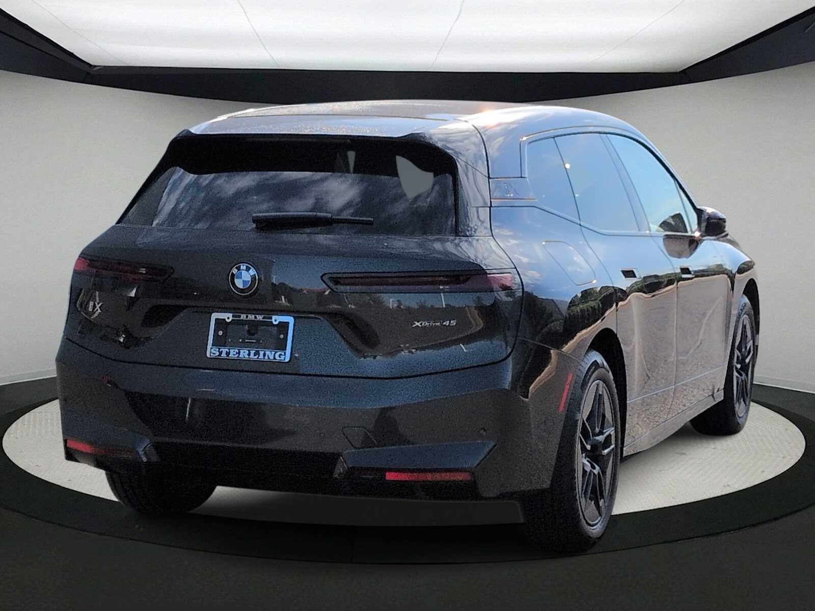 2026 BMW iX xDrive45 Image 6 of 38