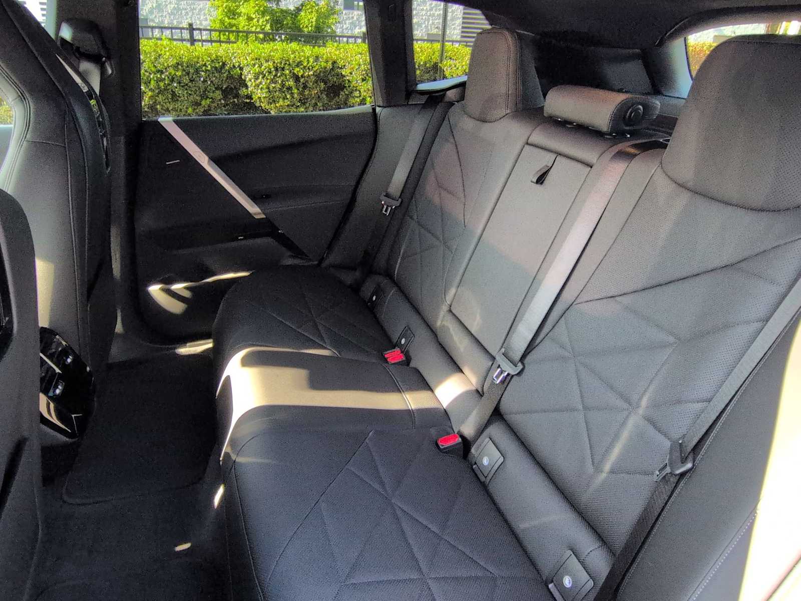 2026 BMW iX xDrive45 Image 12 of 38