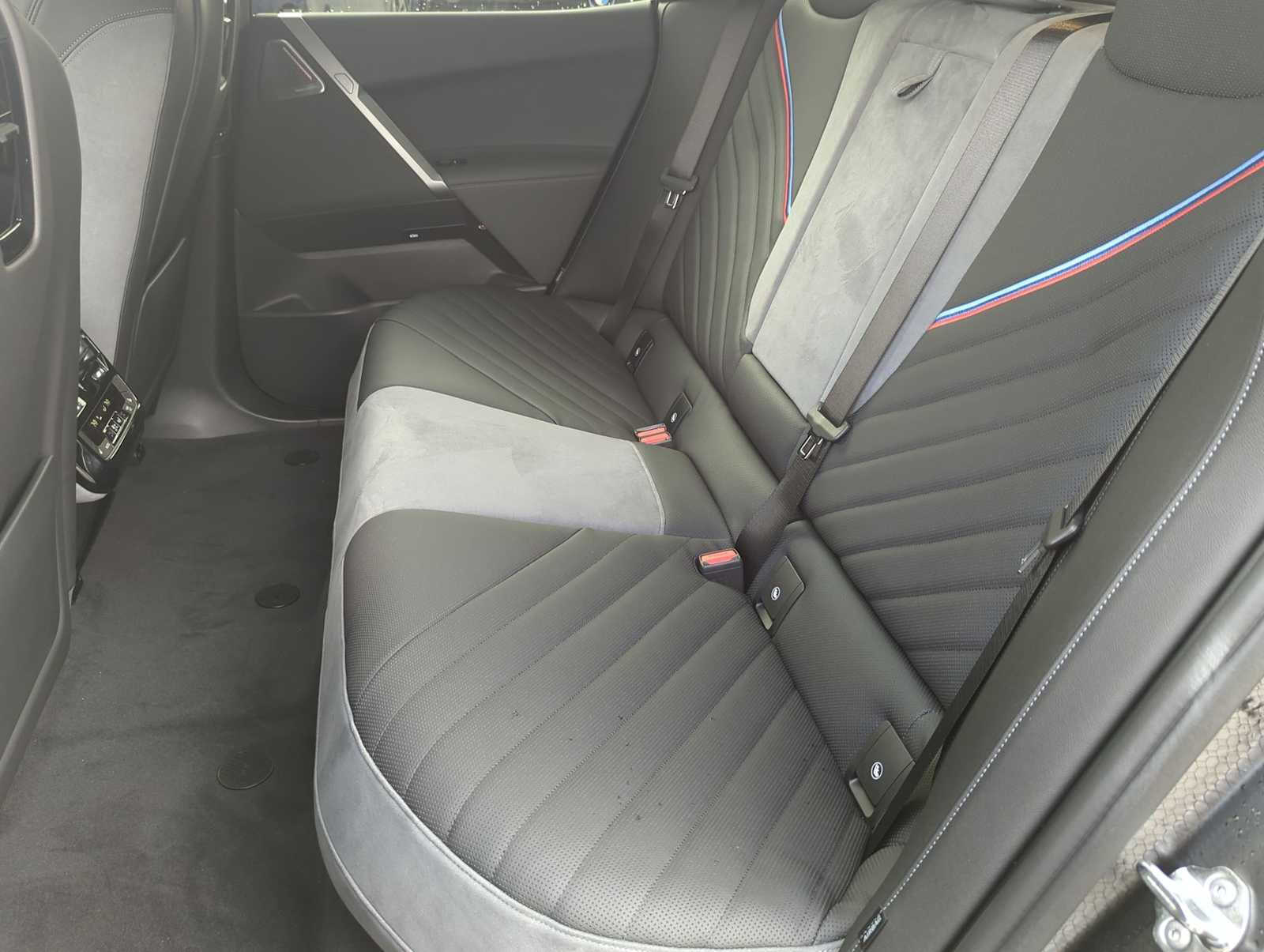 2026 BMW iX xDrive60 Image 14 of 36