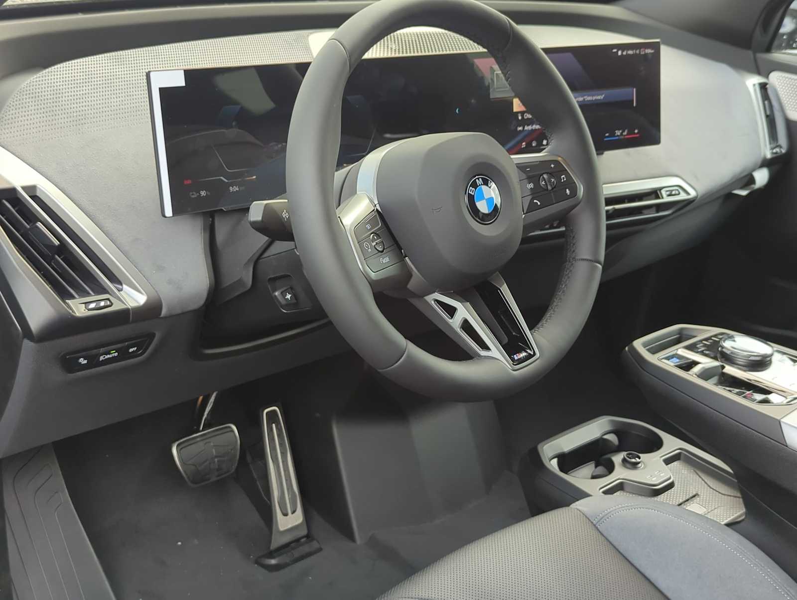 2026 BMW iX xDrive60 Image 17 of 36