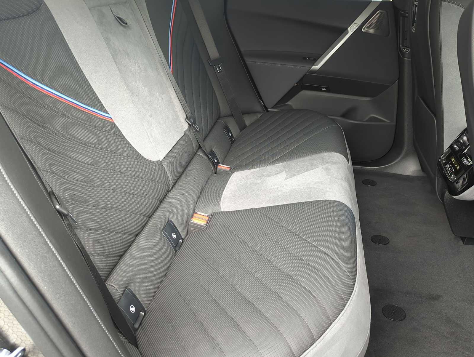 2026 BMW iX xDrive60 Image 12 of 36