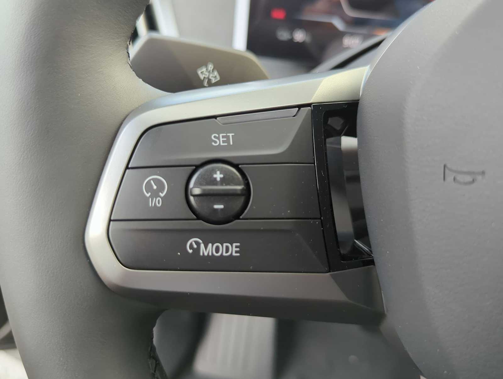 2026 BMW iX xDrive60 Image 26 of 36