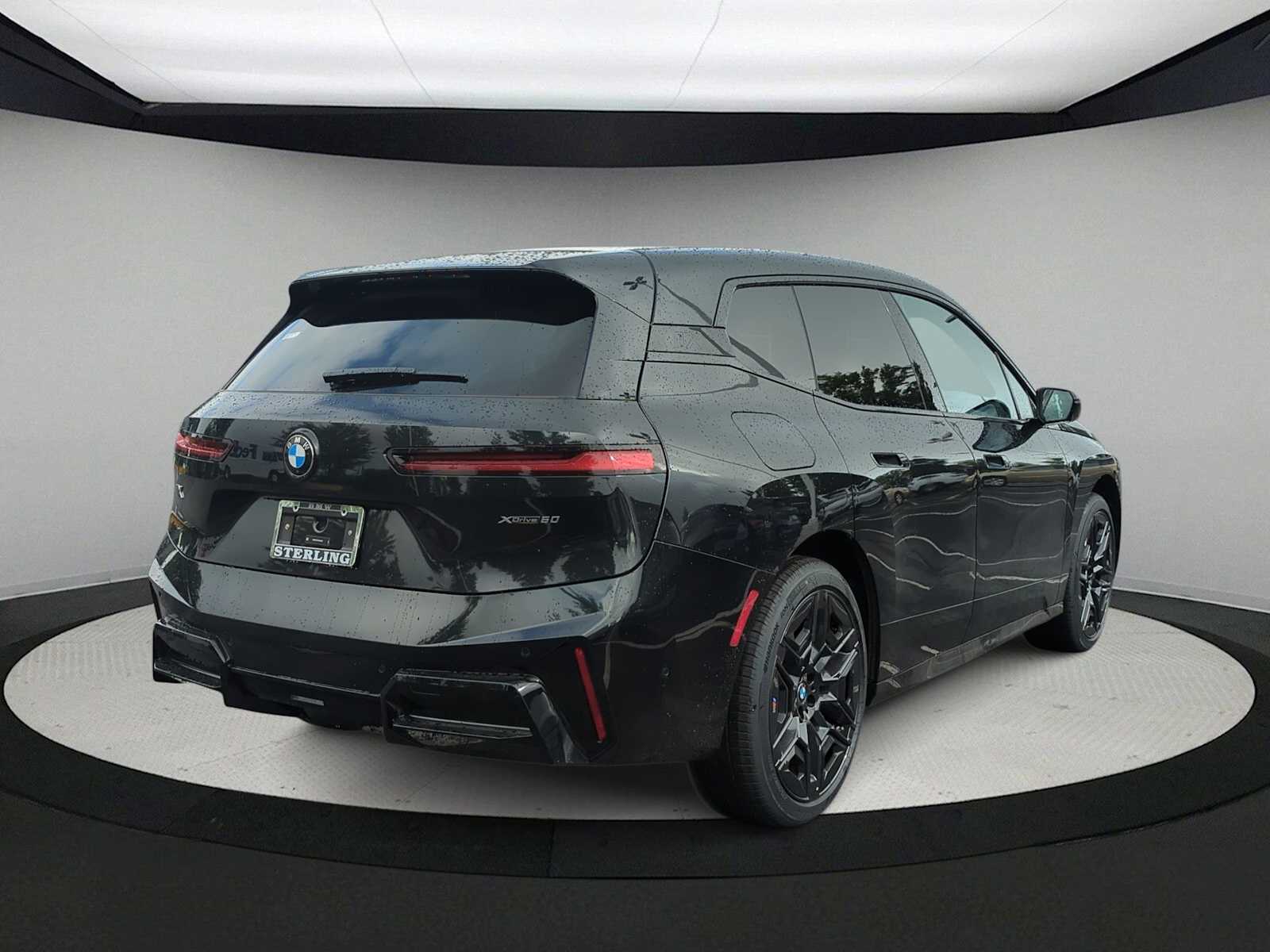 2026 BMW iX xDrive60 Image 6 of 36