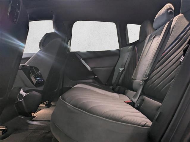 2026 BMW iX xDrive60 Image 9 of 18