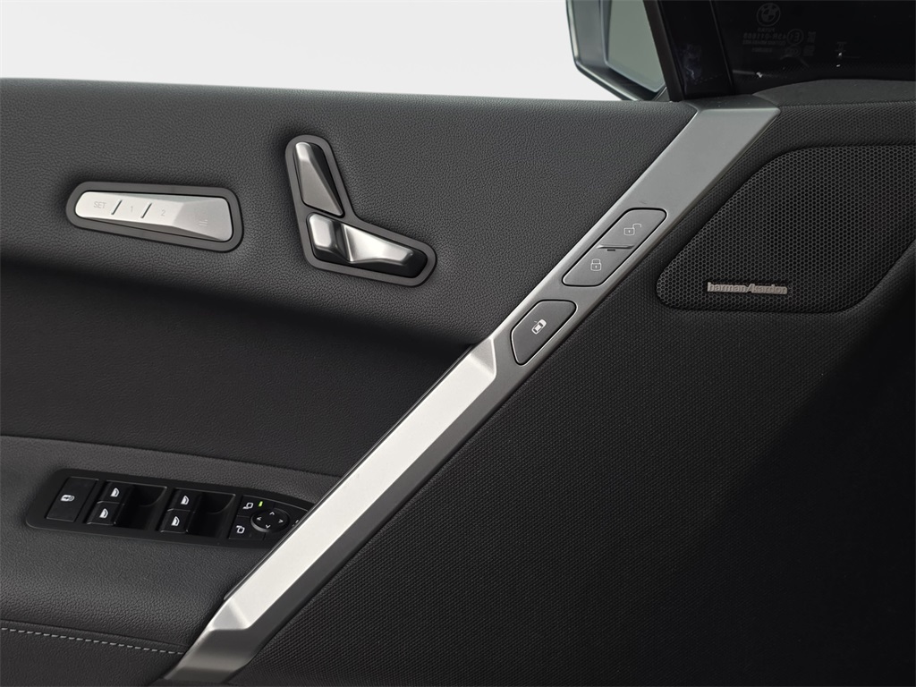 2026 BMW iX xDrive60 Image 31 of 31
