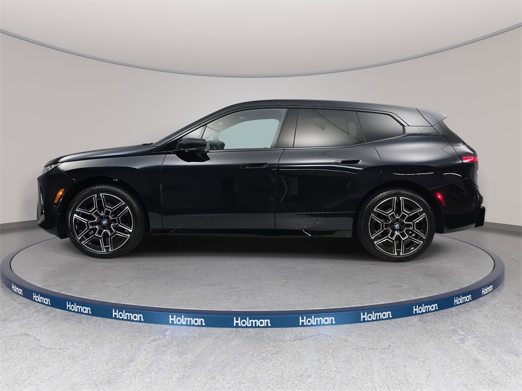 2026 BMW iX xDrive60 Image 8 of 31