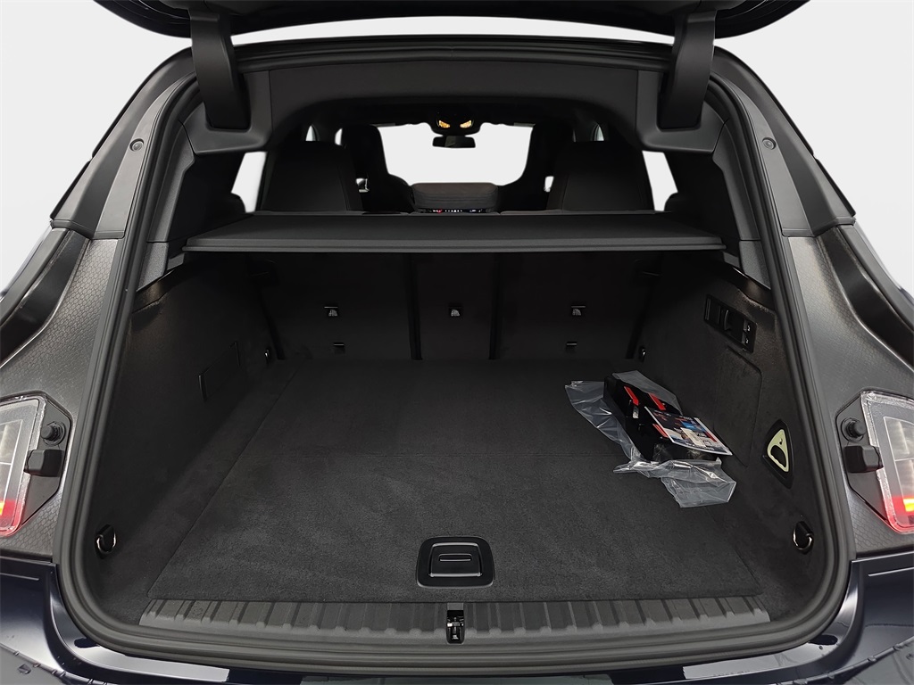 2026 BMW iX xDrive60 Image 10 of 31