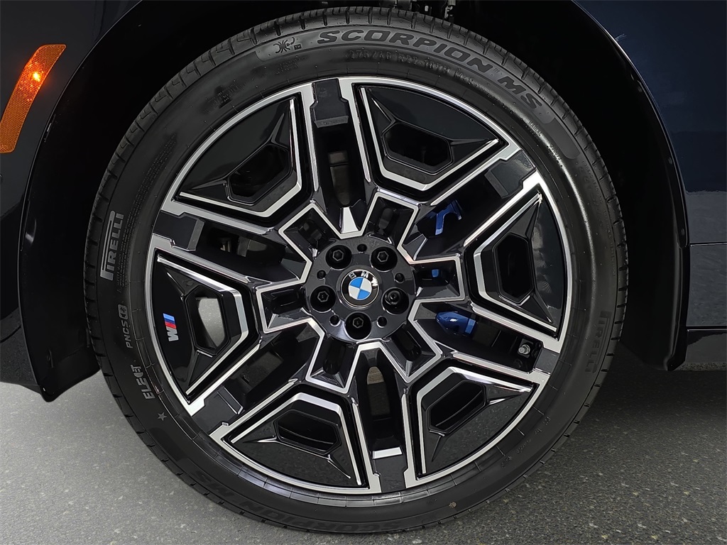 2026 BMW iX xDrive60 Image 9 of 31