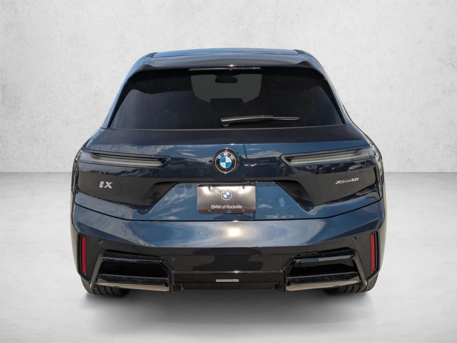 2026 BMW iX xDrive60 Image 3 of 19