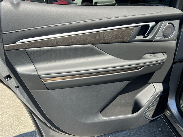 2026 Buick Enclave Avenir Image 25 of 35