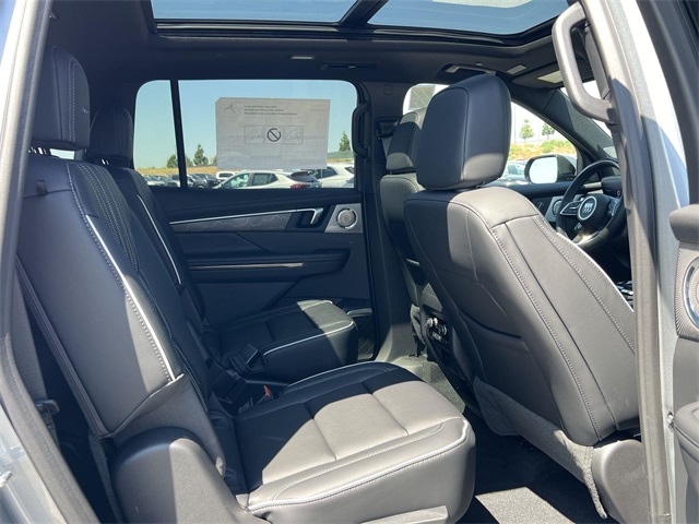 2026 Buick Enclave Avenir Image 12 of 35