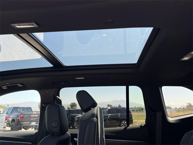 2026 Buick Enclave Avenir Image 18 of 35