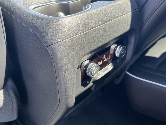 2026 Buick Enclave Avenir Image 31 of 35