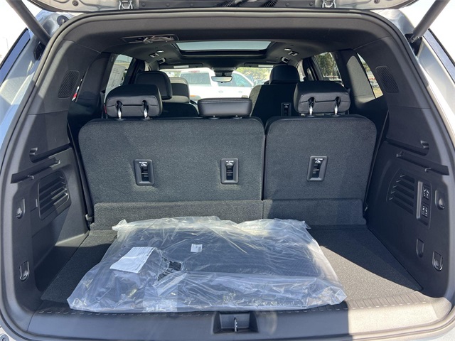 2026 Buick Enclave Avenir Image 10 of 35