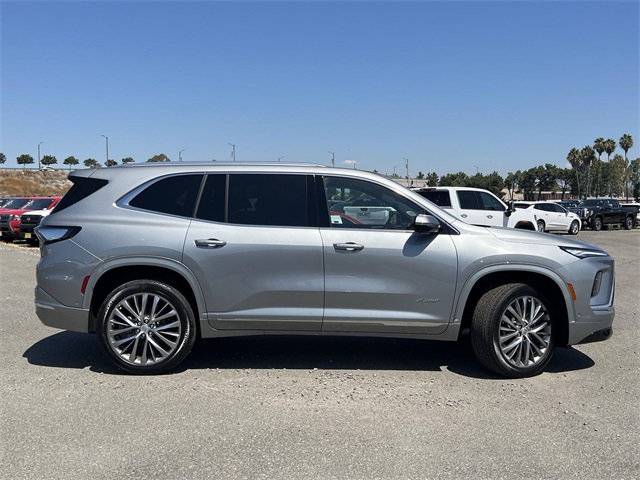 2026 Buick Enclave Avenir Image 4 of 35