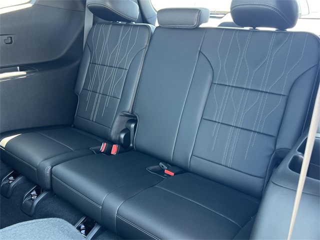 2026 Buick Enclave Avenir Image 13 of 35