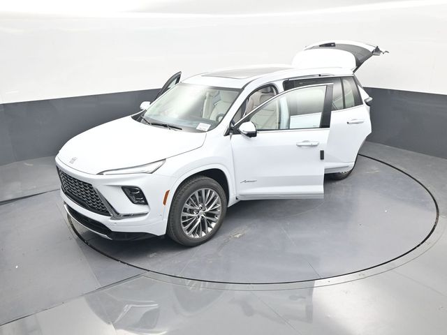 2026 Buick Enclave Avenir Image 3 of 53