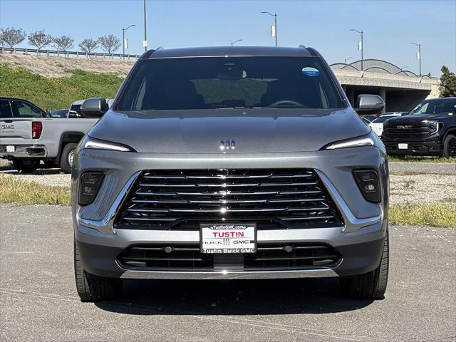 2026 Buick Enclave Preferred Image 2 of 31
