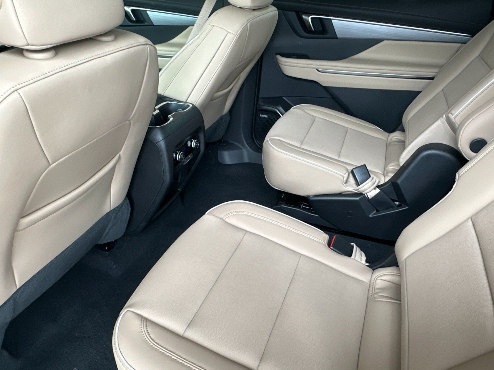 2026 Buick Enclave Preferred Image 12 of 29