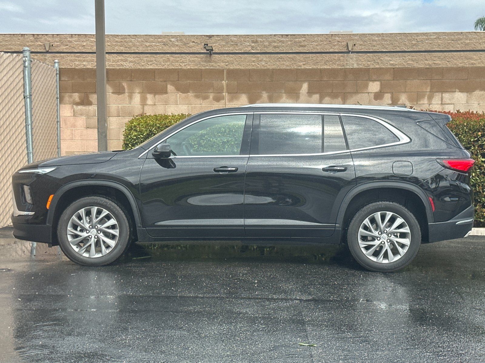 2026 Buick Enclave Preferred Image 9 of 29