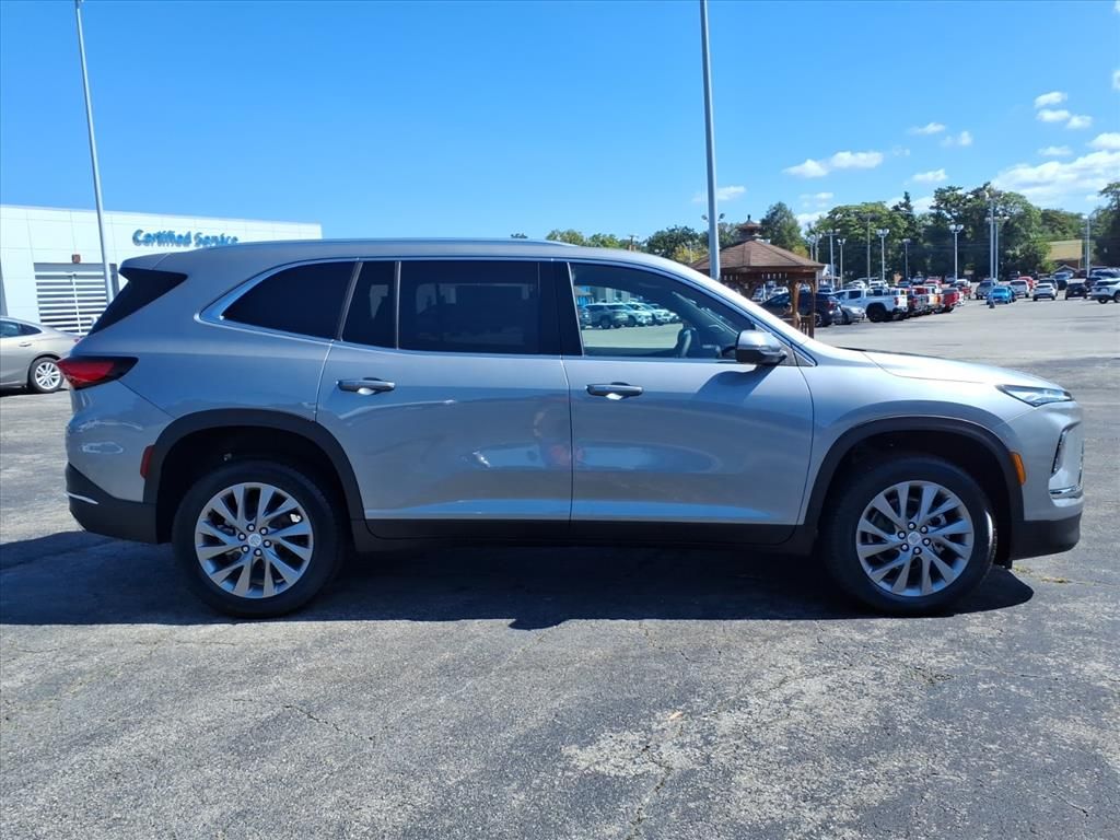 2026 Buick Enclave Preferred Image 3 of 16