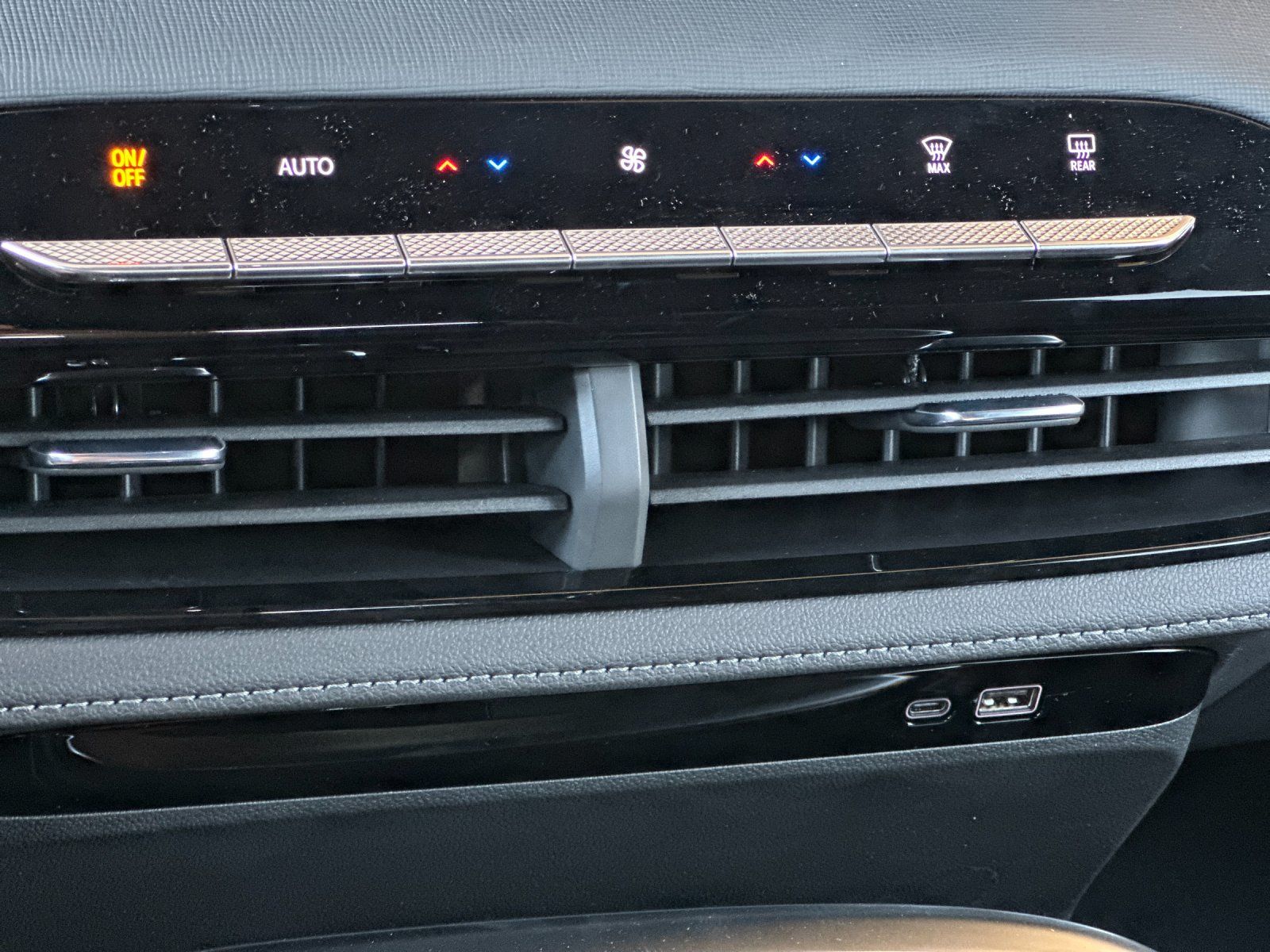 2026 Buick Enclave Sport Touring Image 23 of 29