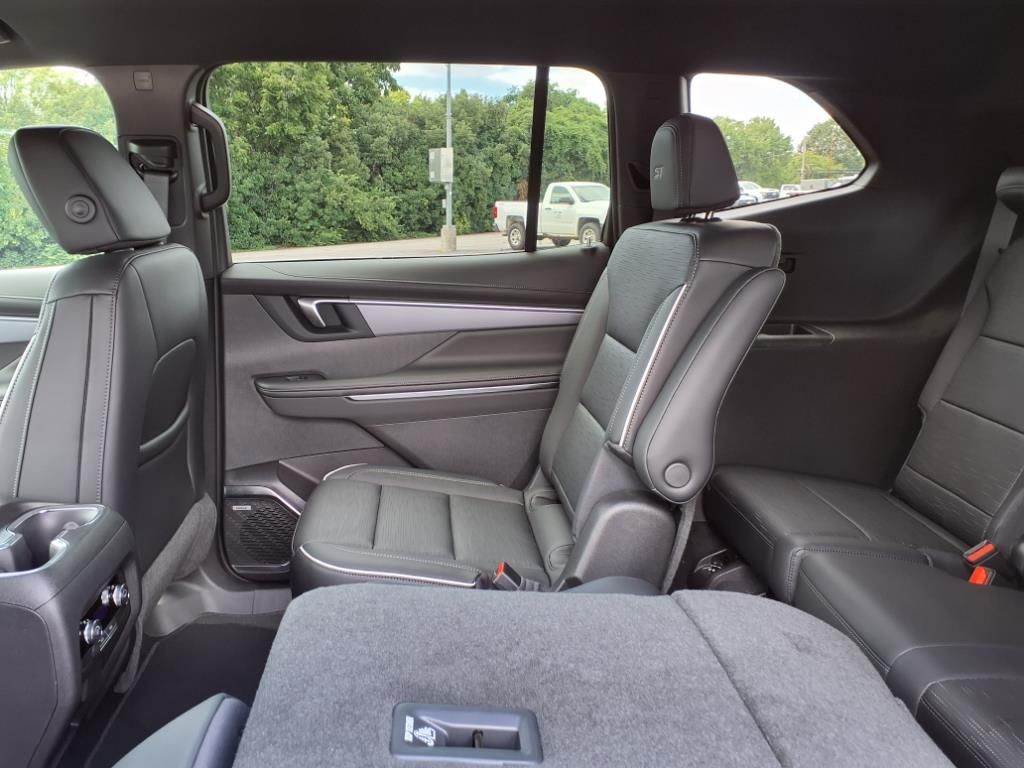 2026 Buick Enclave Sport Touring Image 5 of 16