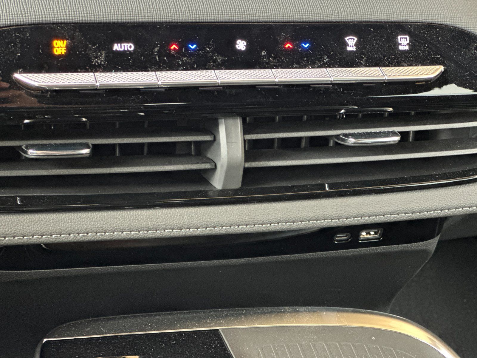 2026 Buick Enclave Sport Touring Image 23 of 29