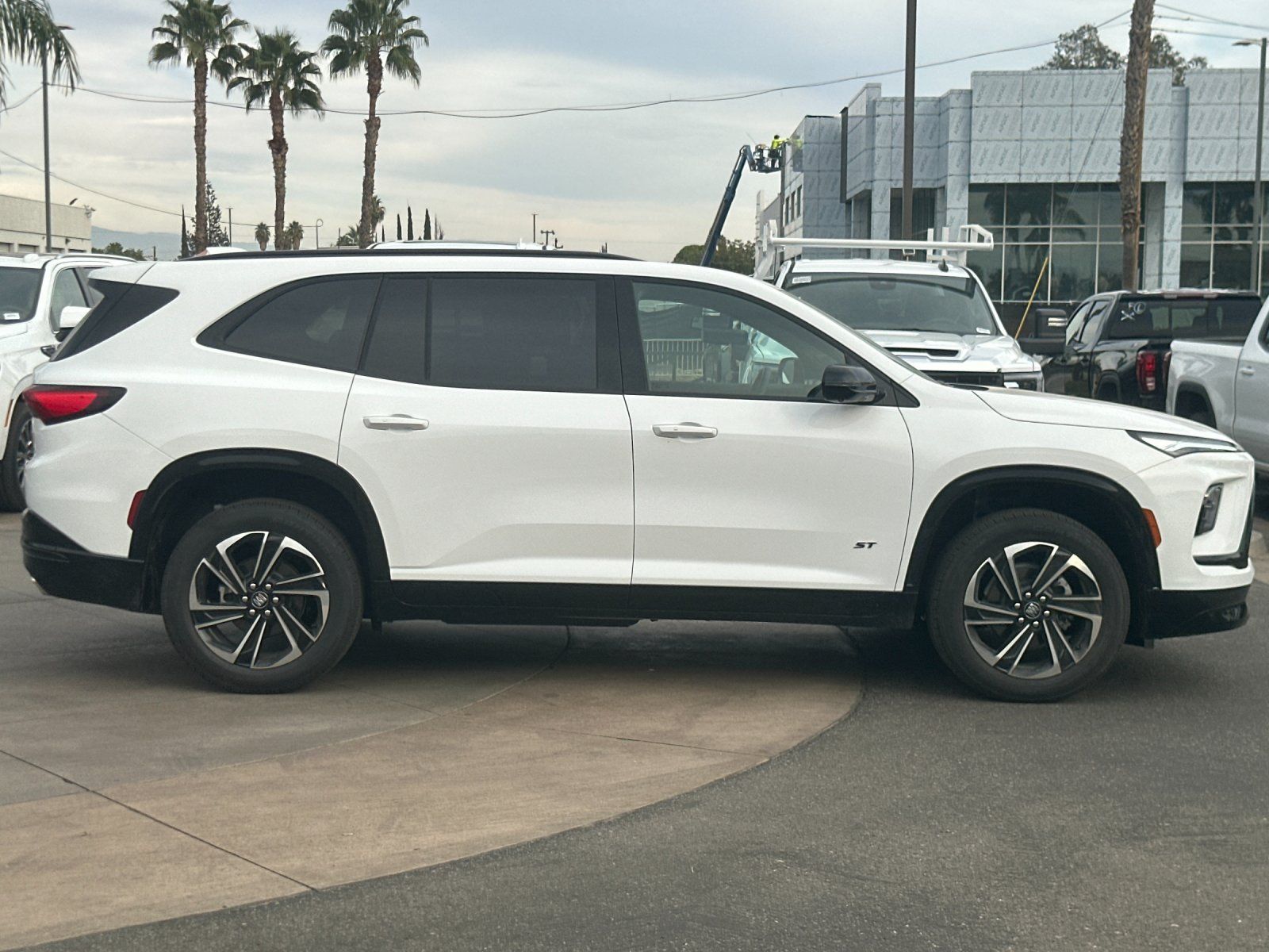 2026 Buick Enclave Sport Touring Image 5 of 29