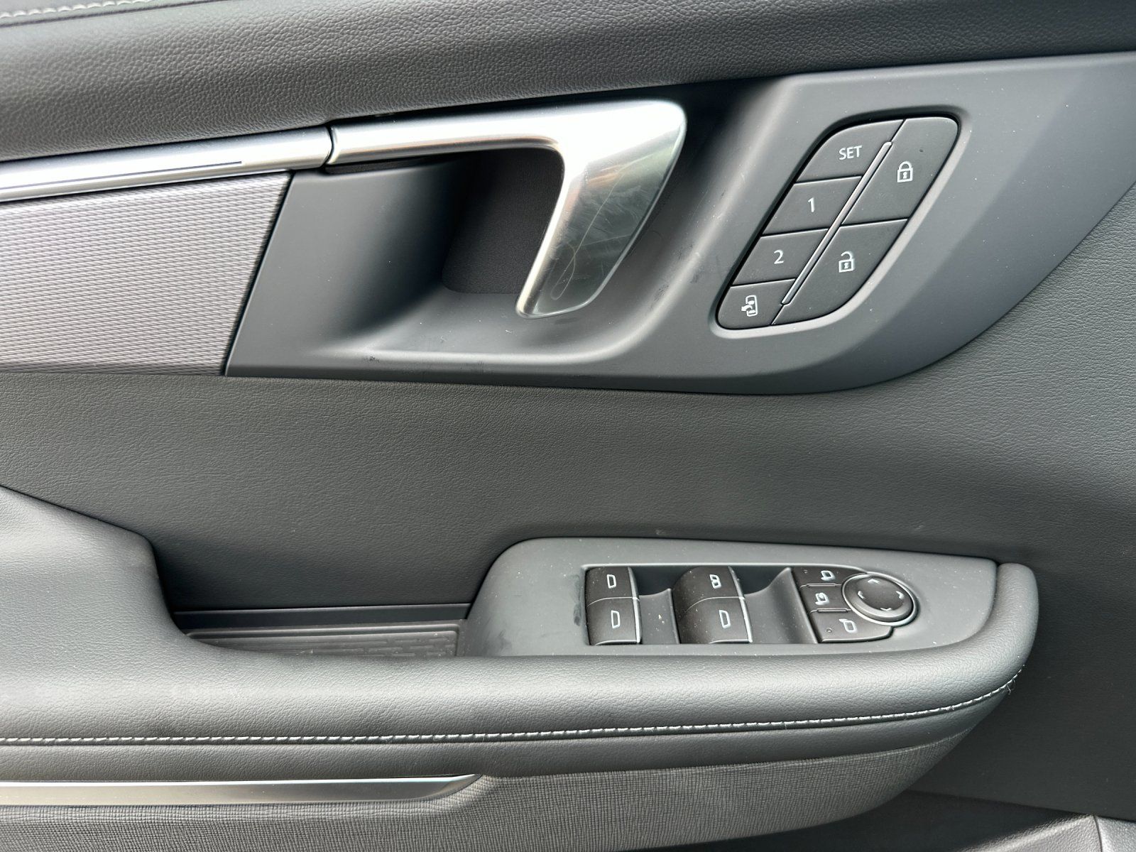 2026 Buick Enclave Sport Touring Image 24 of 29