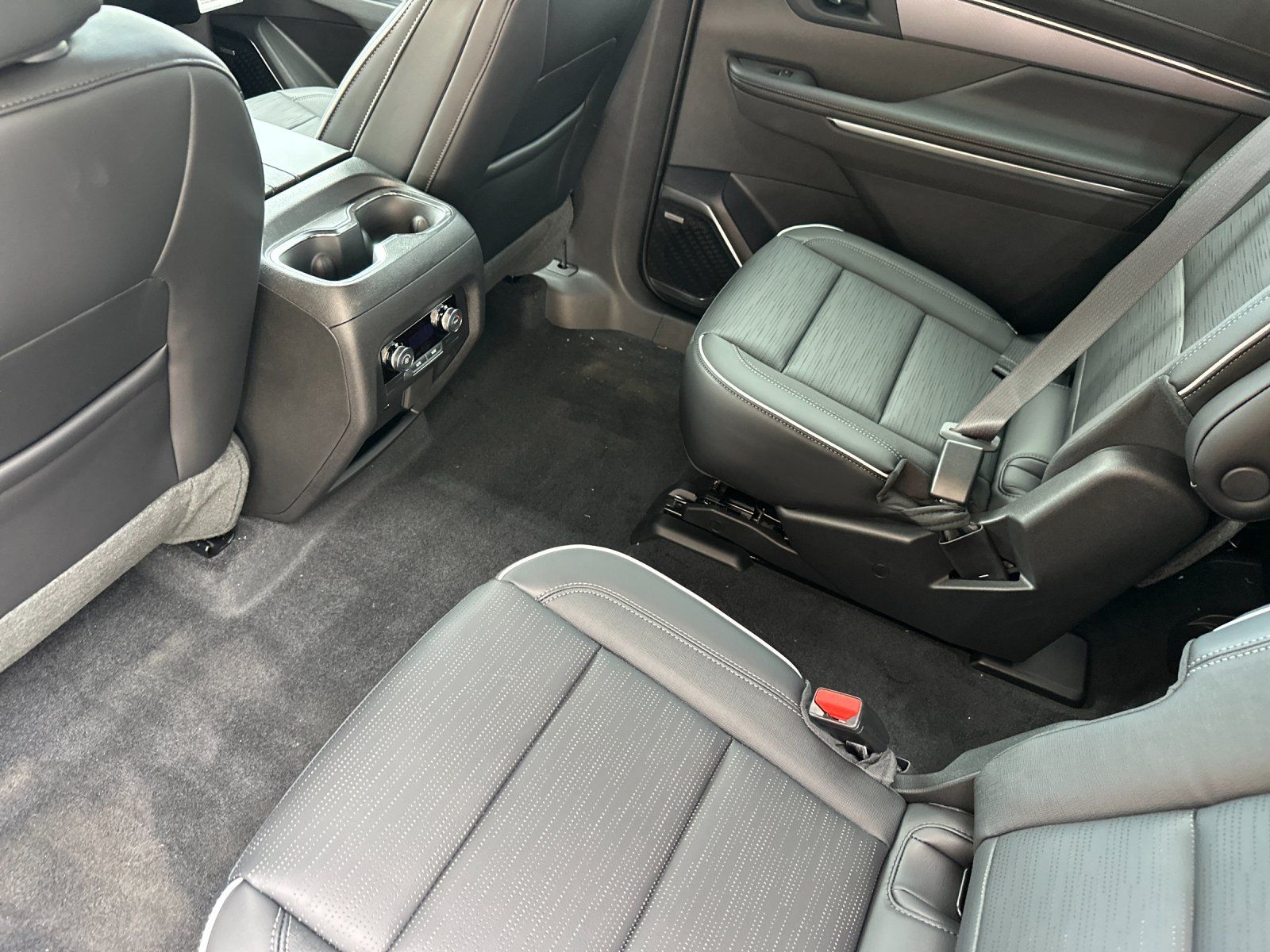 2026 Buick Enclave Sport Touring Image 13 of 29