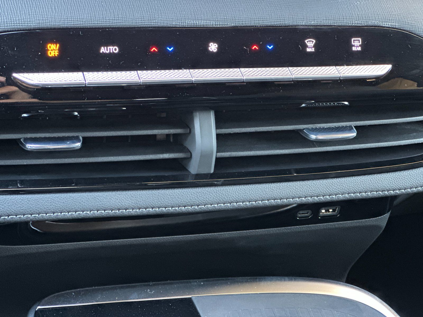 2026 Buick Enclave Sport Touring Image 27 of 29