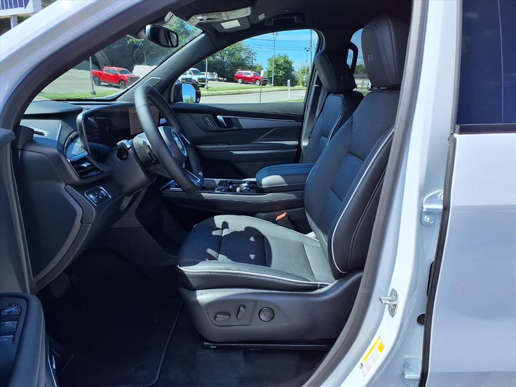 2026 Buick Enclave Sport Touring Image 7 of 16