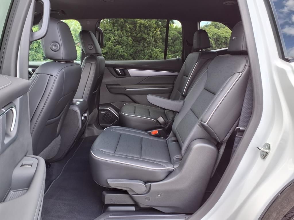 2026 Buick Enclave Sport Touring Image 5 of 16